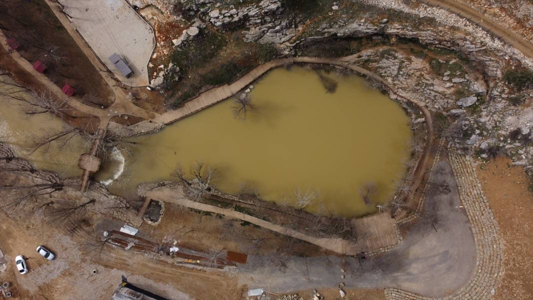 Yeşilgöz Gölü eski günlerine döndü: Depremlerde rengi değişmişti 20